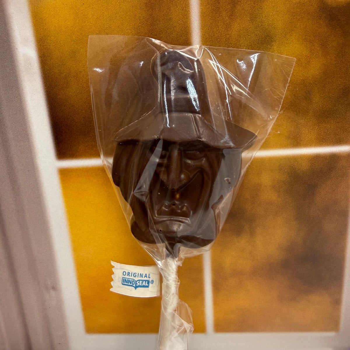 Little Witch Pop (Milk Chocolate)